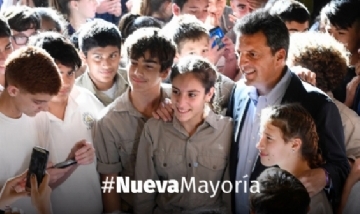 Sergio Massa recordó y repudió un nuevo aniversario de "La noche de los Bastones Largos"