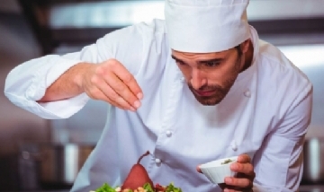 Un chef ponía droga en las comidas para volver adictos a los clientes