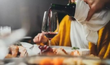 No dejaron propina luego de gastar 50.000 pesos en comida y la queja de la moza se volvió viral