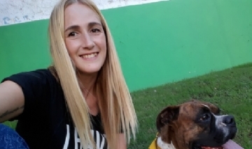 Marce y sus mascotas. Rojas, Buenos Aires.