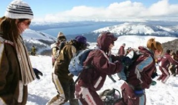 Investigan una denuncia de abuso sexual contra una estudiante secundaria, en Bariloche