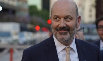 Federico Sturzenegger fue recibido con insultos y repudio en su visita a La Pampa
