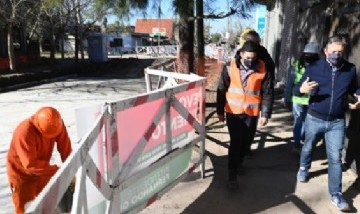 Fernando Gray recorrió la obra de pavimentación de la avenida 9 de Julio