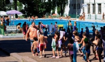 Con la llegada del calor, la Universidad Nacional de La Plata inaugura la temporada de pileta