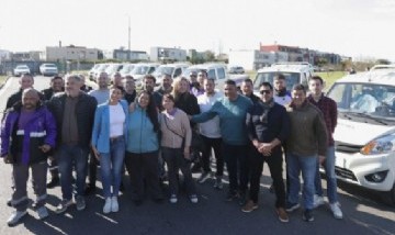 Mayra Mendoza presentó 10 nuevas camionetas para Servicios Públicos con fondos 100 por ciento municipales