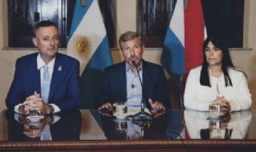 Frigerio ordenó declarar nulos casi 800 "contratos truchos" hechos en la Legislatura de Entre Ríos