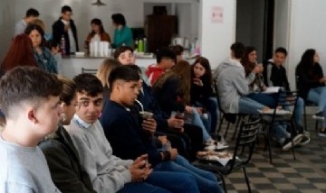 Estudiantes secundarios debaten en toda la provincia de Santa Fe: "La escuela que queremos"