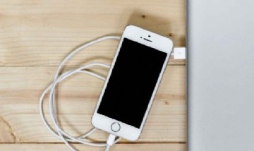 Un joven de 18 años falleció en Mendoza por una descarga eléctrica mientras cargaba su celular