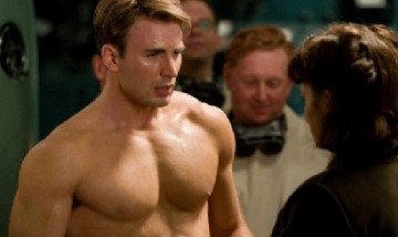 El actor Chris Evans se confundió y compartió una foto desnudo en sus redes sociales