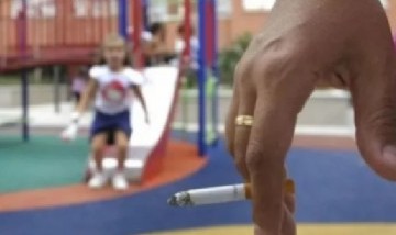 Mendoza: prohíben fumar en parques, plazas y cerca de las escuelas