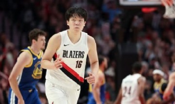 Yang Hanse, el "Jokic chino" que deslumbra a la NBA con 19 años y 2,18 metros