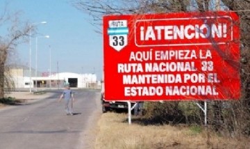 Pullaro lanza una campaña "blue" contra Nación por el abandono de las rutas nacionales