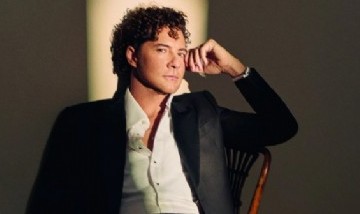 David Bisbal presentó "Eternos", su disco de clásicos románticos, y regresa a Argentina con tres shows