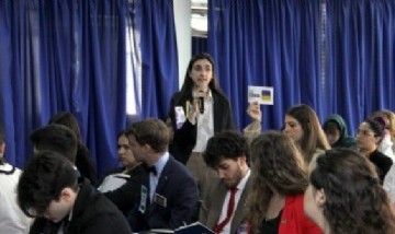 Más de 150 estudiantes de la Universidad Nacional de Rosario simularon un Modelo de Naciones Unidas