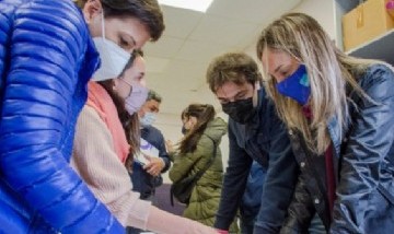 Malena Galmarini y Mayra Mendoza recorrieron obras en la red de agua potable de Don Bosco