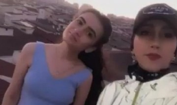 Imágenes sensibles: Una joven murió al caer de un techo mientras hacía un video para TikTok