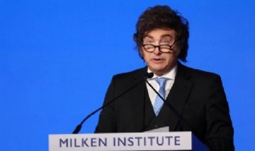 Una encuesta ubicó a la reelección de Javier Milei por encima de un regreso del kirchnerismo