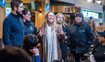 San Miguel de Tucumán incorporó a 11 jóvenes en La Pizzada tras completar programas municipales de empleo