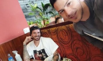 Rodrigo De Paul fue a un bar de Avellaneda con amigos y varios jóvenes revolucionaron el lugar
