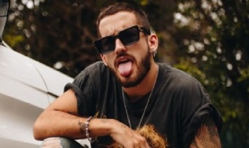 Ricky Montaner sorprendió a sus fanáticos con su excéntrico nuevo look