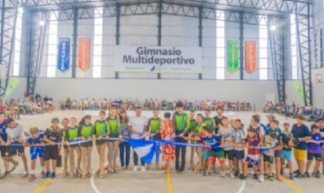 Juan Andreotti inauguró un nuevo "Gimnasio Multideportivo" en el Polideportivo N°8