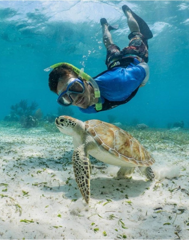 Nacho  en Mahahual, México.-
