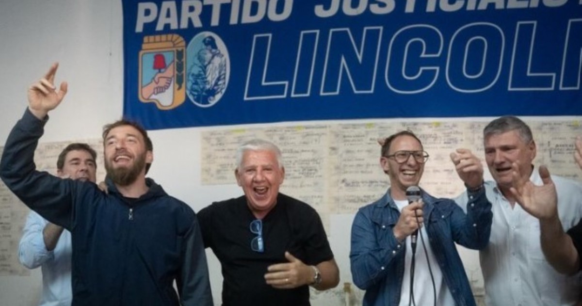 Federico Otermín encabezó una actividad política en Lincoln junto a Jorge Fernández y referentes del justicialismo local, como parte de sus recorridas por los PJ distritales.