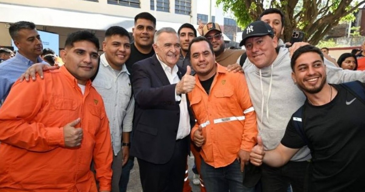 En un acto junto a trabajadores de Vialidad, el candidato a diputado por el Frente Tucumán Primero defendió la gestión provincial, destacó la importancia de los caminos en condiciones y remarcó el contraste con el Gobierno nacional.
