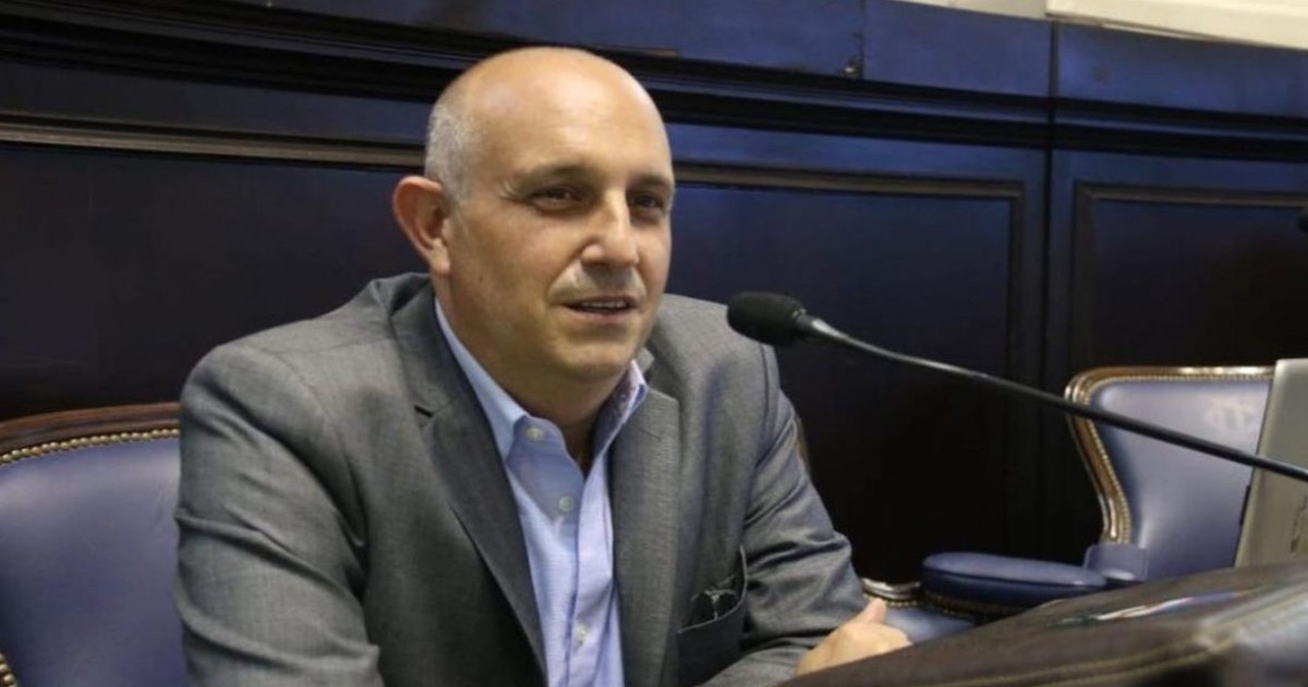 El dirigente del Frente Renovador Alexis Guerrera cuestionó al Gobierno nacional durante el Día de la Industria y aseguró que en la Argentina cierran 33 pequeñas y medianas empresas por día.
