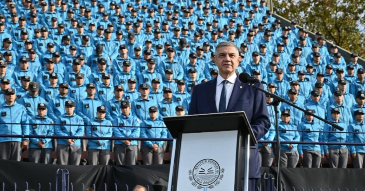 Jorge Macri encabezó el acto de incorporación de 650 nuevos efectivos de la Policía de la Ciudad y defendió las políticas de orden urbano impulsadas por su gestión.