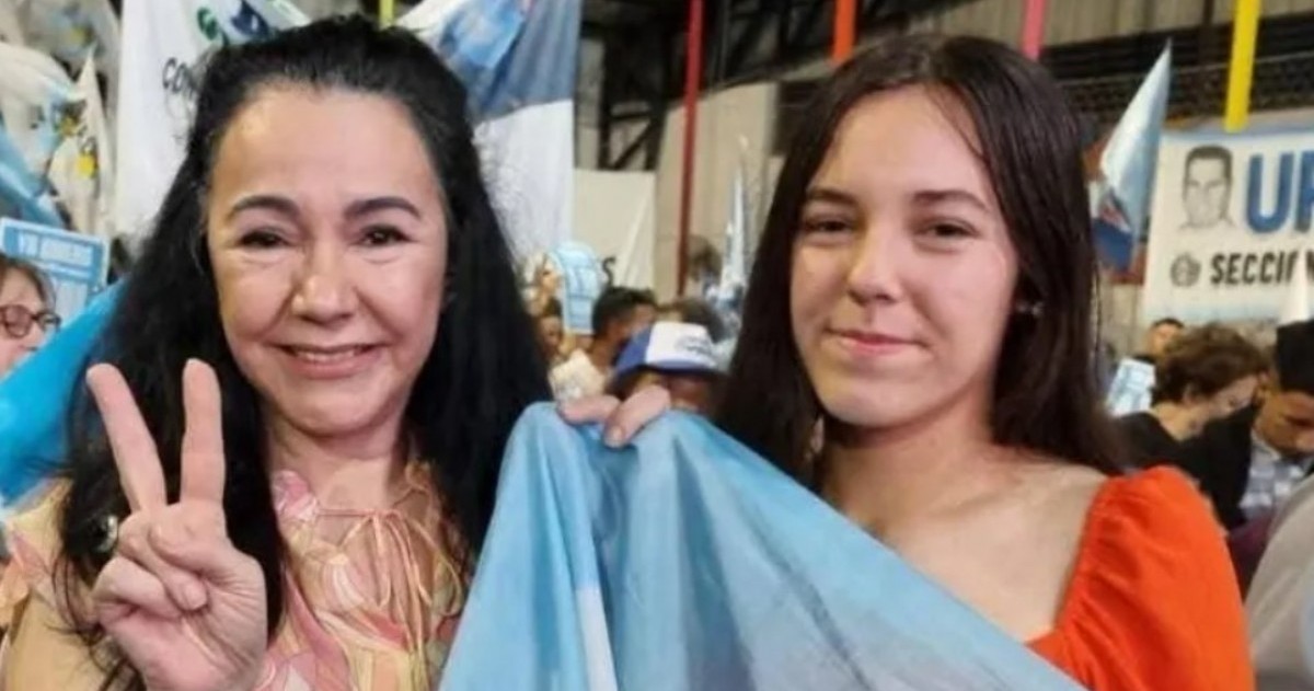 Victoria Martínez, de 17 años, fue viral por elegir la Marcha Peronista en su recepción escolar. Aseguró que lo hizo por convicción política y pese a advertencias y presiones para que cambiara la canción.