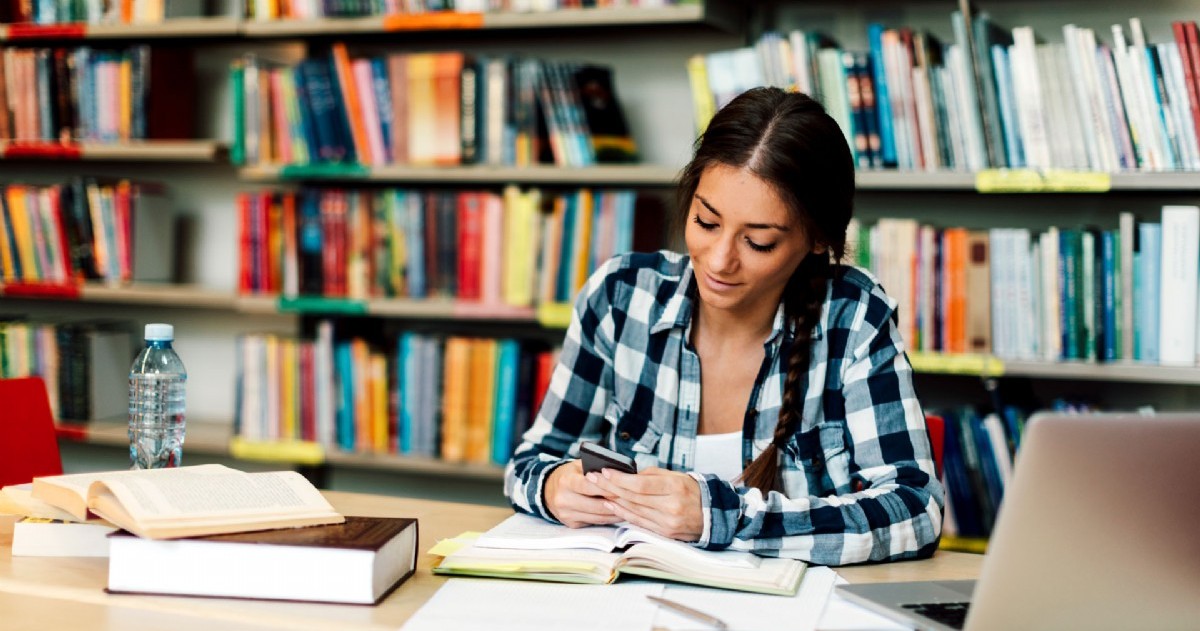 Relevamientos internacionales revelan que una parte importante de los graduados siente que se equivocó al momento de definir su futuro académico. Los motivos van desde expectativas laborales frustradas hasta la diferencia entre teoría y práctica.