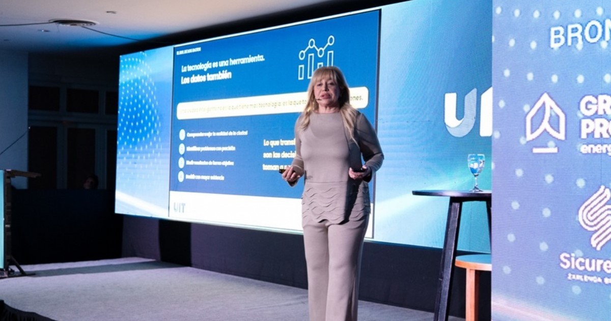 Rossana Chahla, intendenta de San Miguel de Tucumán, anunció ante empresarios la eliminación del certificado de final de obra para habilitaciones comerciales e inmobiliarias.