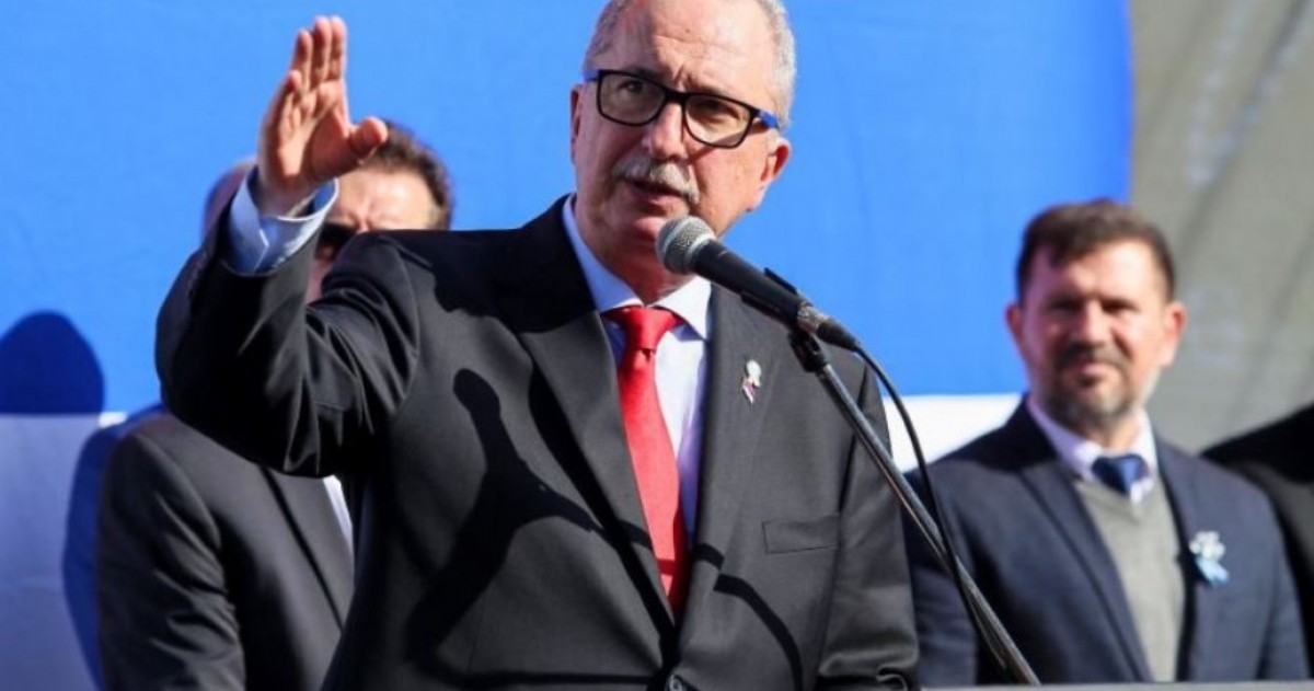 Hugo Passalacqua decretó que el sueldo anual complementario de la conducción política provincial se pagará recién en enero de 2026.