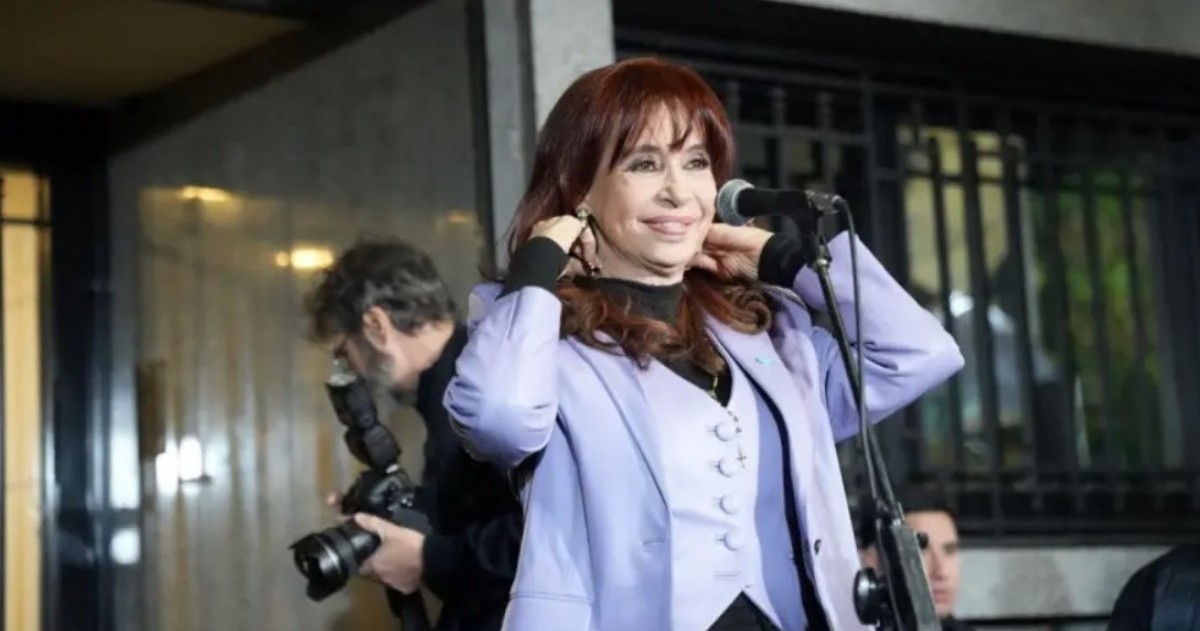 Cristina Kirchner rompió el silencio y apuntó con todo contra Javier Milei por el escándalo de coimas en la Agencia de Discapacidad.