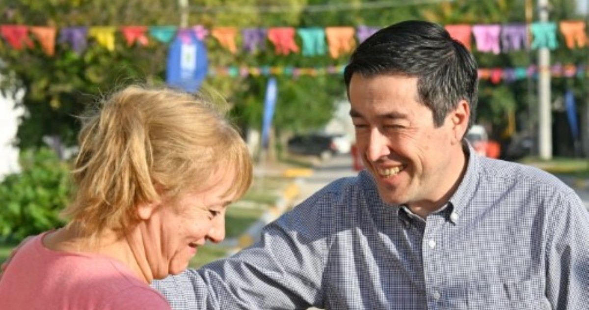 El intendente de Malvinas Argentinas destacó que se completaron 16 cuadras con recursos propios y cruzó críticas que vinculaban el proyecto con el calendario electoral.