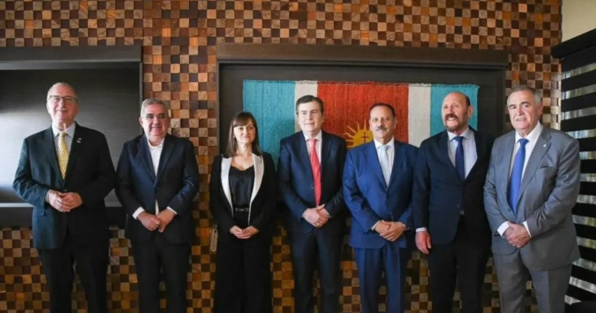 Los gobernadores designaron al mandatario catamarqueño para coordinar obras estratégicas, gestión conjunta ante Nación y políticas de desarrollo para las diez provincias del norte argentino.