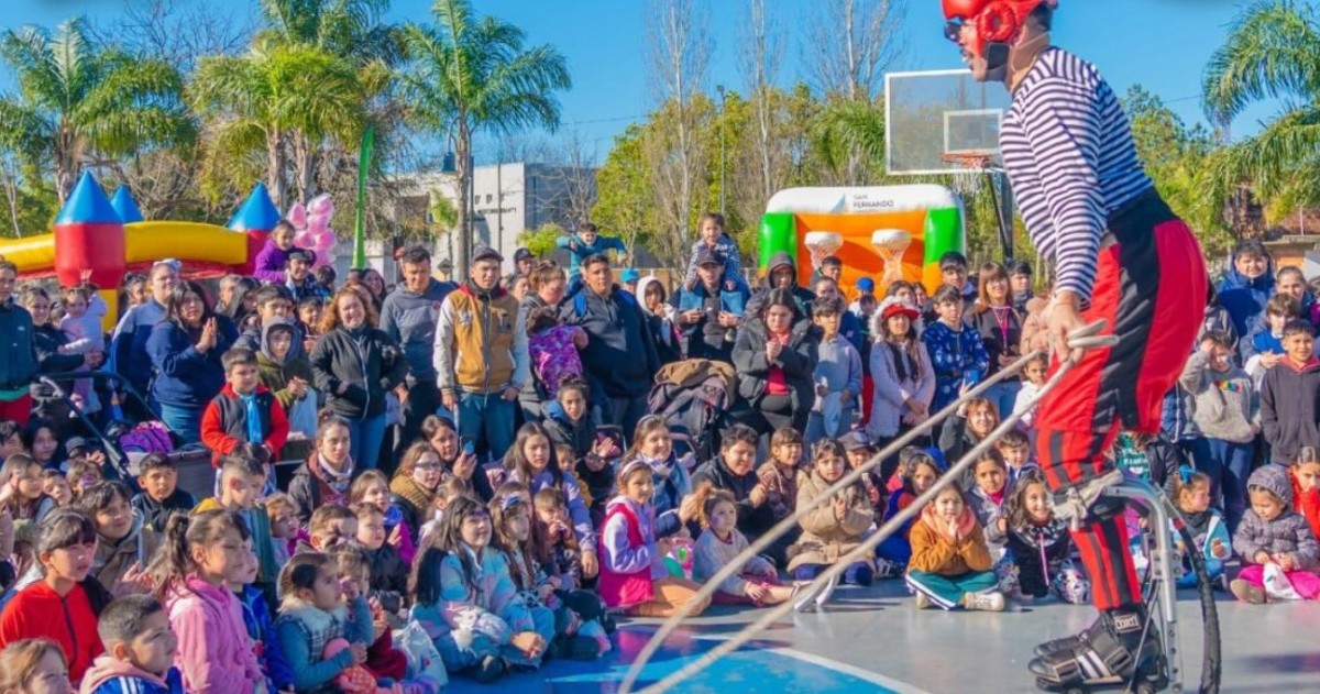El Municipio de San Fernando inició las celebraciones del Mes de las Infancias con propuestas recreativas gratuitas para las familias en distintos espacios públicos de la ciudad.
