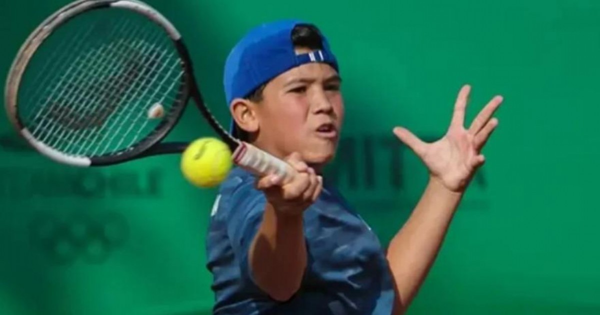 Mateo Pallero, de 12 años y número uno del ranking nacional, busca cumplir su sueño de jugar el prestigioso Orange Bowl.