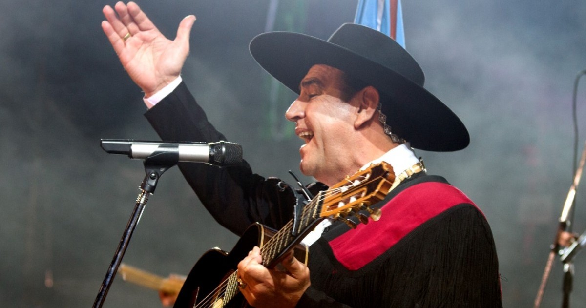 La provincia formalizó el beneficio mediante un decreto firmado por el gobernador Gustavo Sáenz. El monto equivale al Nivel 13 del escalafón administrativo y reconoce más de 20 años de trayectoria.