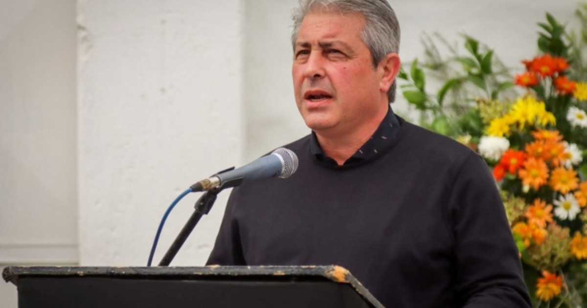 El jefe comunal habló sobre una posible postulación en la provincia y cuestionó el modelo centralizado de gestión desde La Plata.