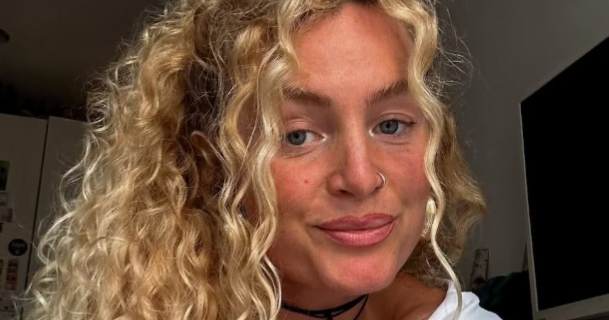 Tras la viralización de audios y mensajes, Sarah Borrell habría sido desvinculada del bar donde trabajaba.