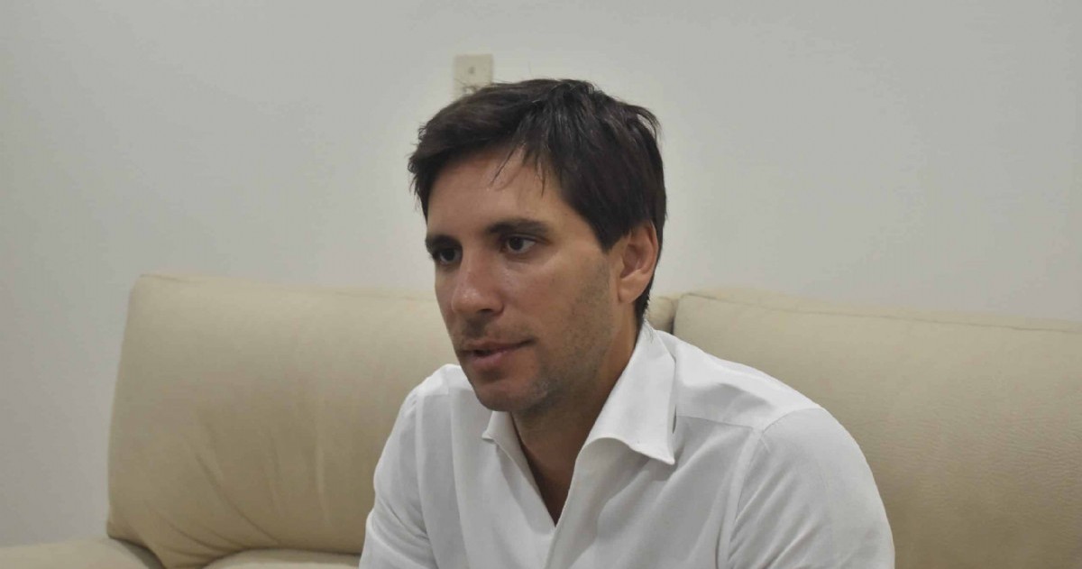 El intendente Santiago Passaglia anunció una obra inédita en la ciudad: una cancha de fútbol cerrada, pública y con césped sintético, ubicada sobre Ruta 188.