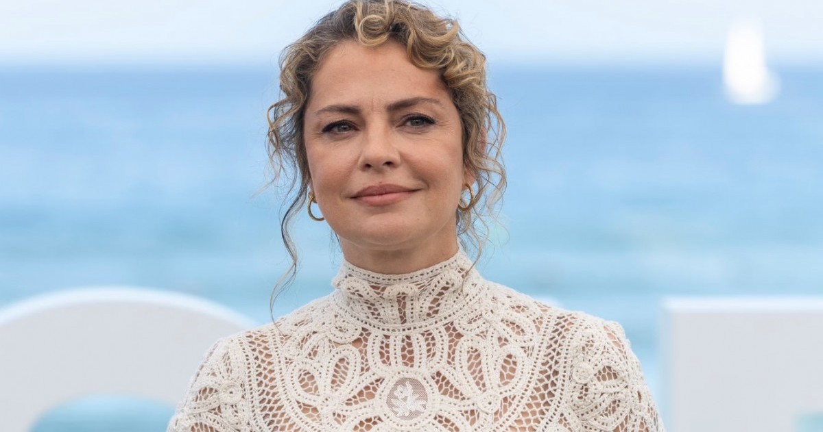 Dolores Fonzi participó de la presentación de “Mis muertos tristes” en el Festival de San Sebastián y cuestionó las políticas culturales del Gobierno de Javier Milei.