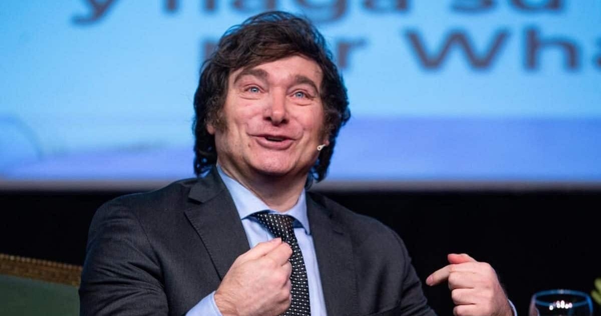 Mientras se acumulan denuncias y contradicciones internas, el oficialismo apunta a “operaciones K” para justificar las crisis.