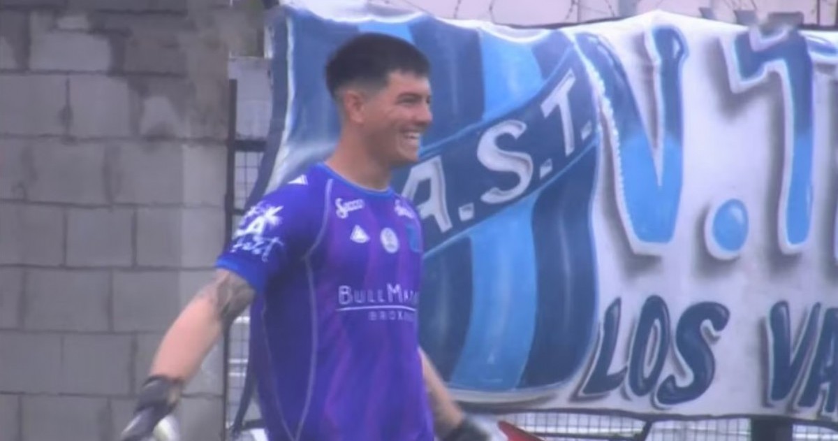 El arquero del Candombero sorprendió a todos con un saque desde su propia área que terminó en el 2-0 parcial. El equipo local ganó 3-2 en un partido cargado de emociones y quedó en la historia del ascenso argentino.