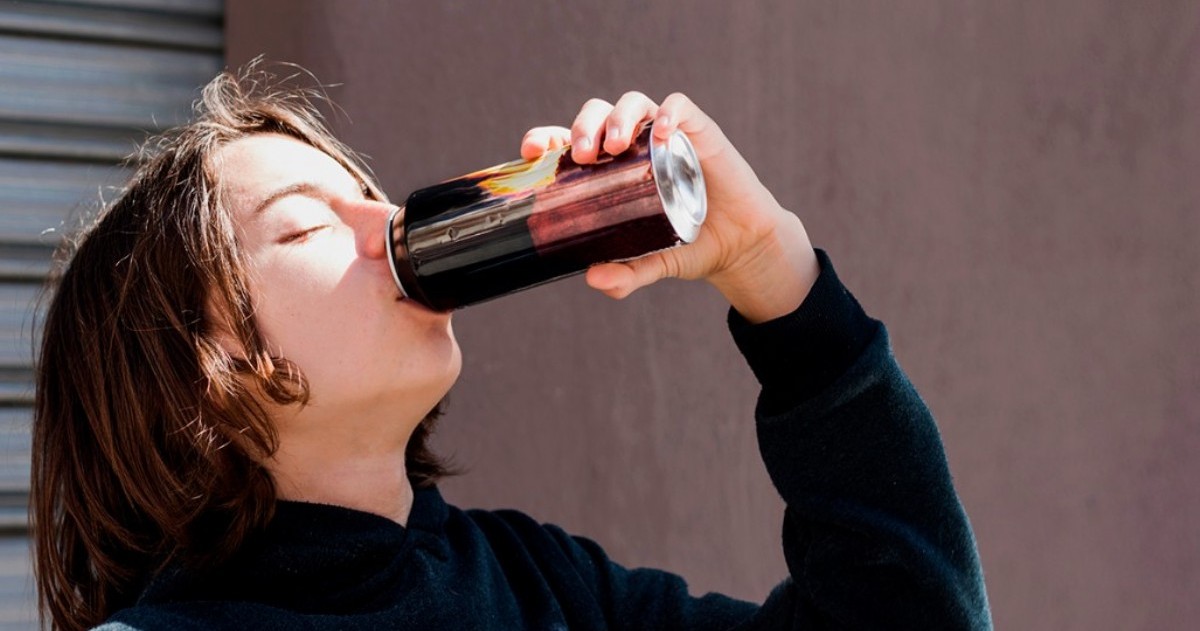 La pediatra y toxicóloga Silvia Cabrerizo señaló que marcas como Monster, Speed y Red Bull son las más consumidas.