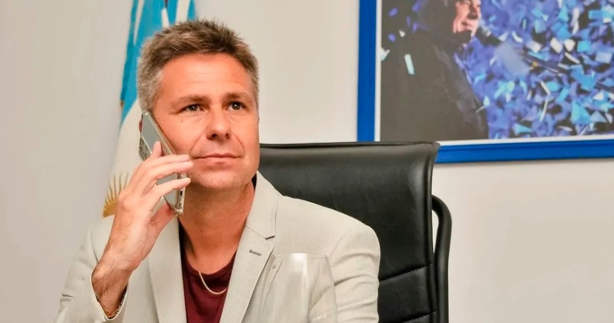 Edgar Bruno difundió un reel junto a empleados municipales para celebrar que Canals alcanzó las 100 cuadras pavimentadas durante su gestión.