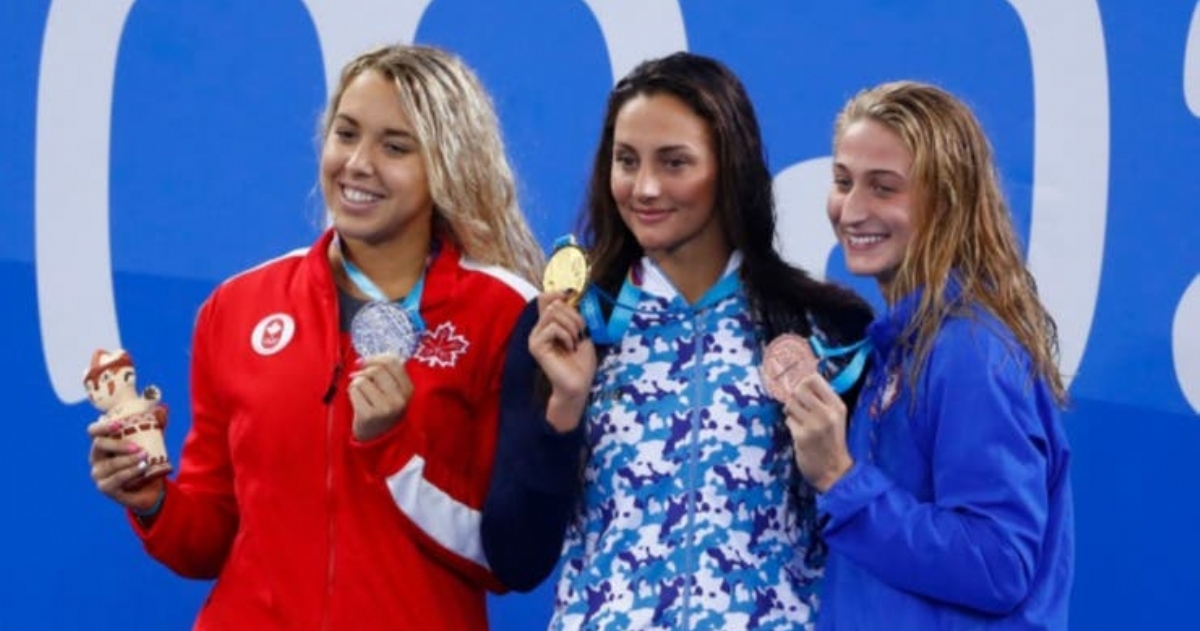 Virginia Bardach en lo alto de podio en los Juegos Panamericanos.