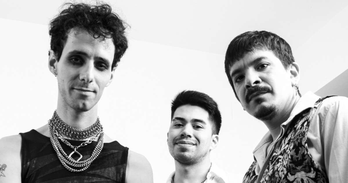 La banda integrada por Lucas Perez, Franco Barreto y Alejandro Magno ya había publicado Conversación, el primer single de esta nueva era a fines del año pasado. (Foto: Luna Castronuovo)
